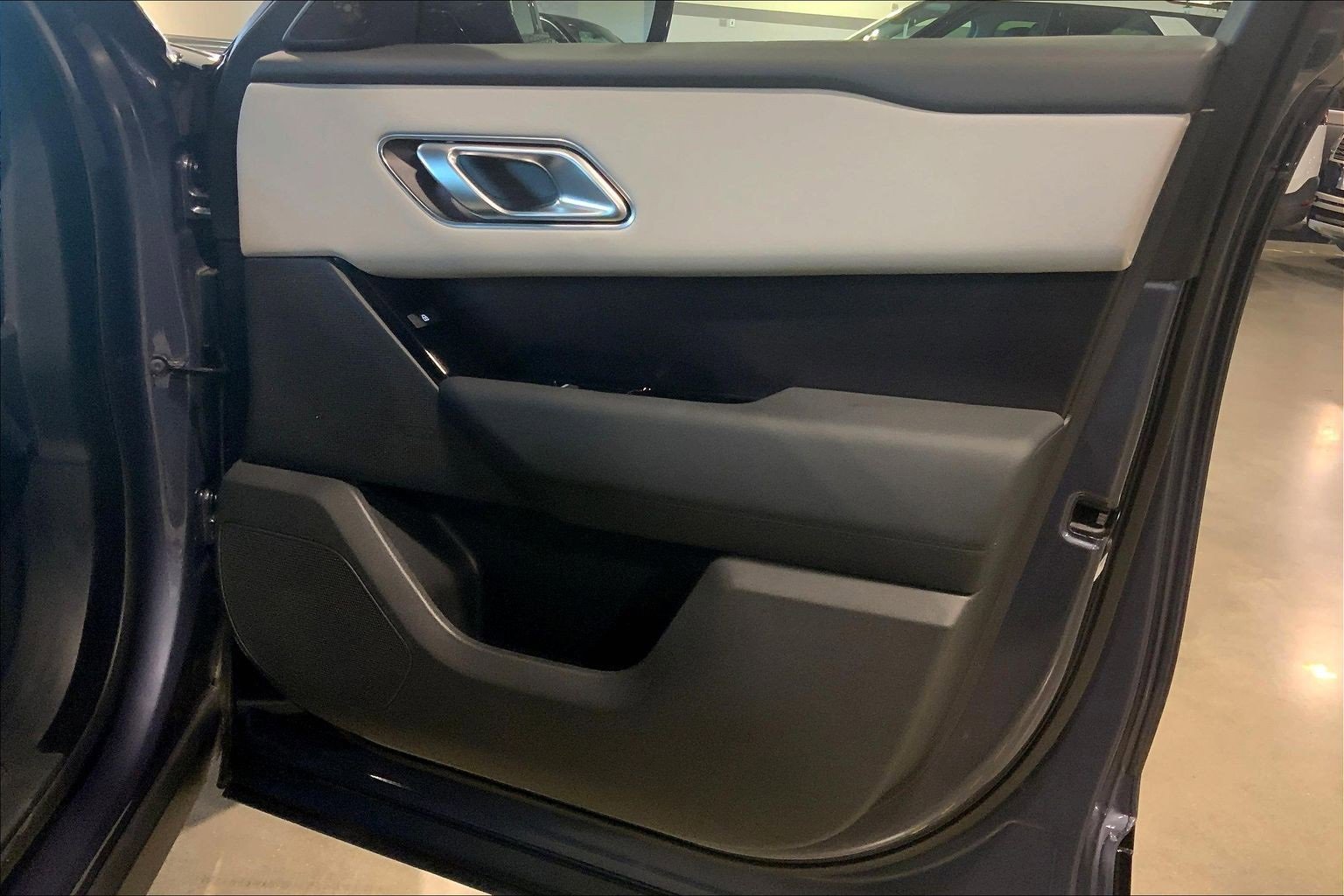 Used 2026 Land Rover Range Rover Velar Dynamic SE image 22