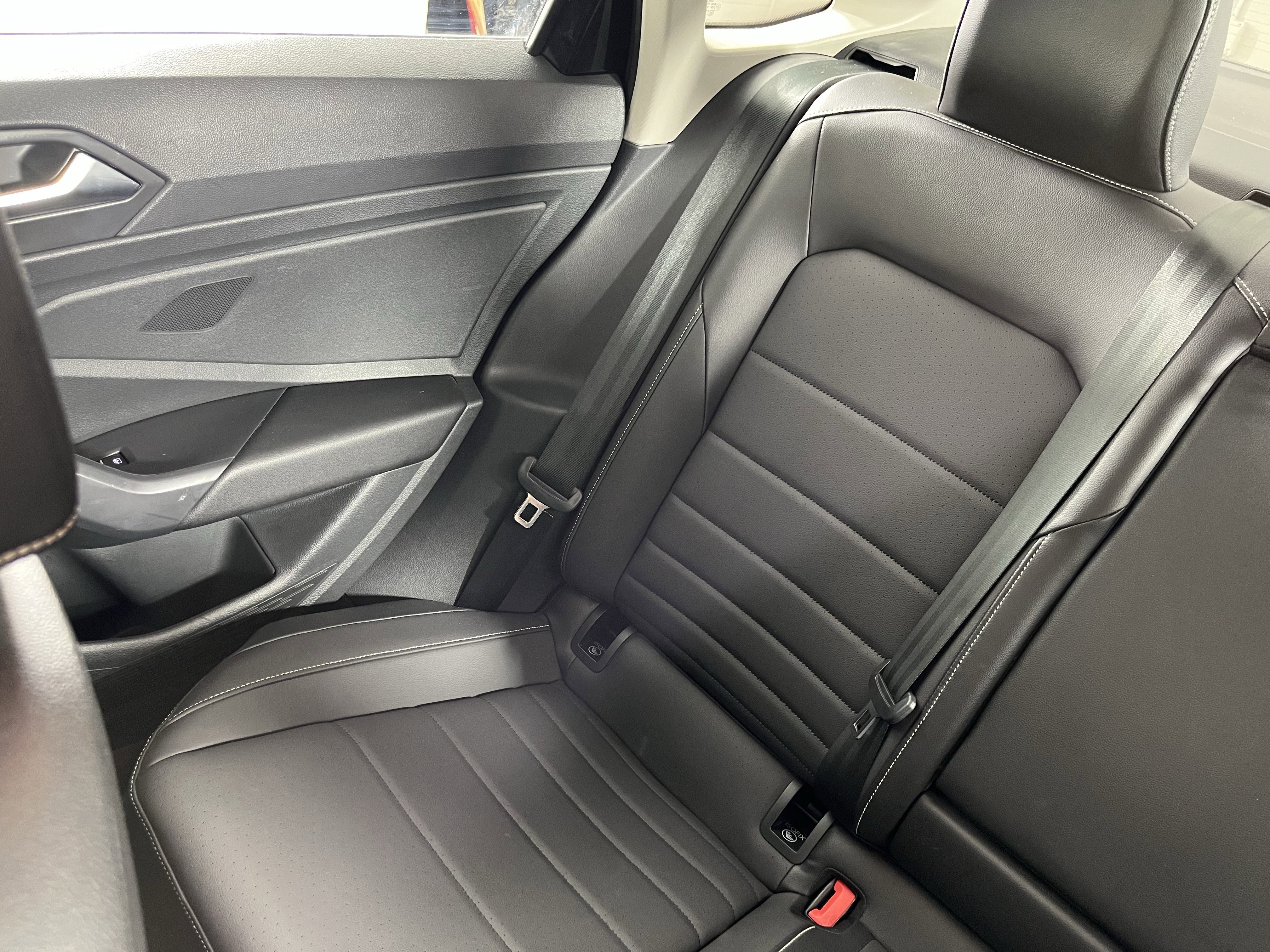 Certified 2023 Volkswagen Jetta SE w/ Panoramic Sunroof Package image 22