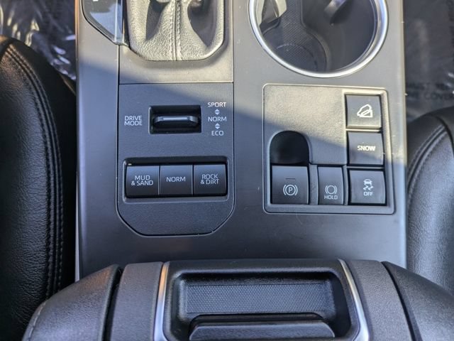 Certified 2024 Toyota Highlander LE AWD/4WD image 33