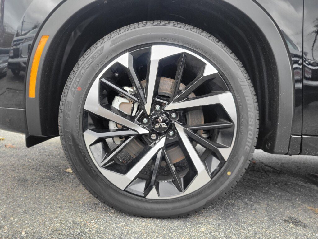 New 2025 Mitsubishi Outlander SEL image 29