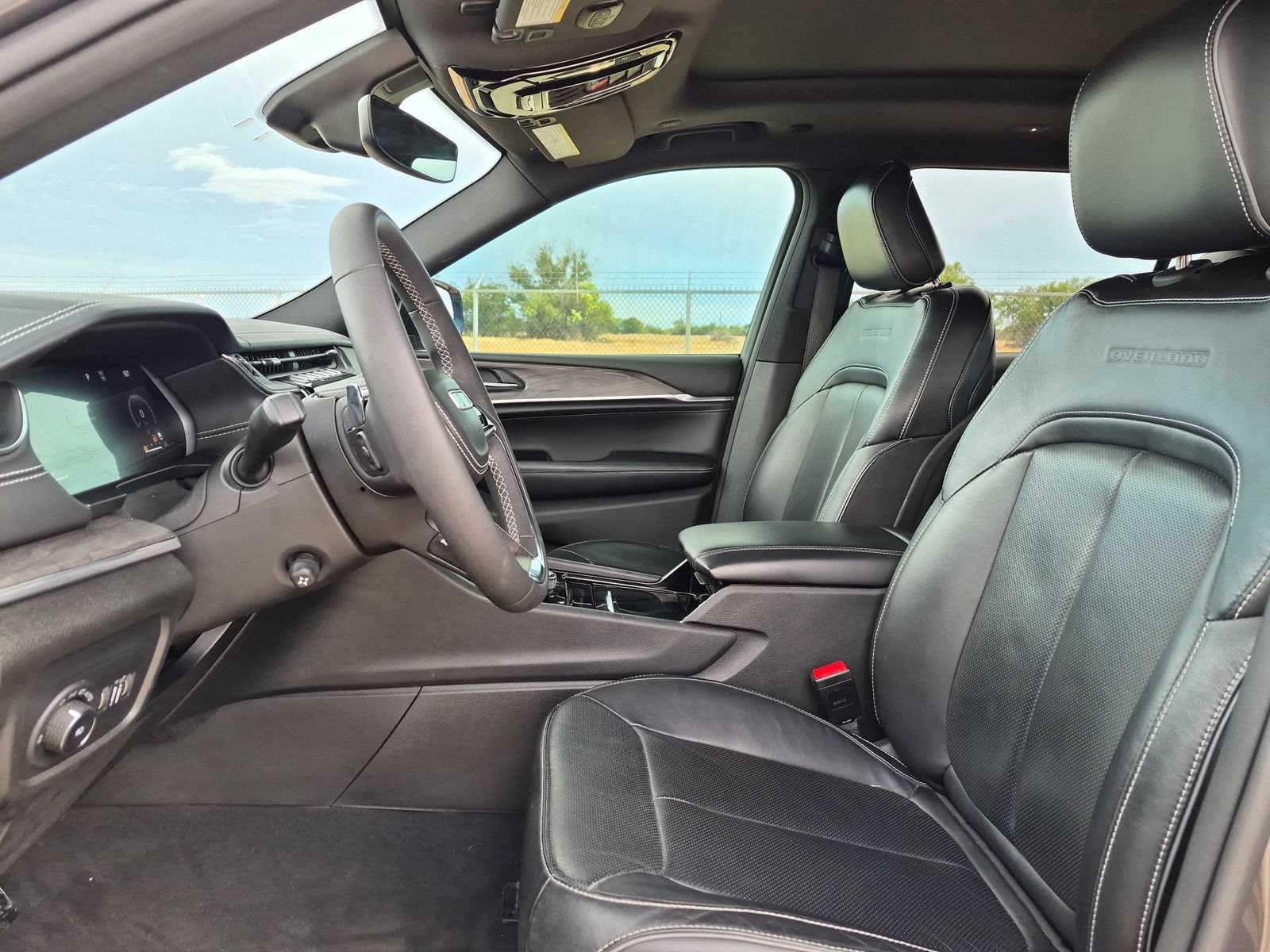 Used 2023 Jeep Grand Cherokee L Overland AWD/4WD image 9