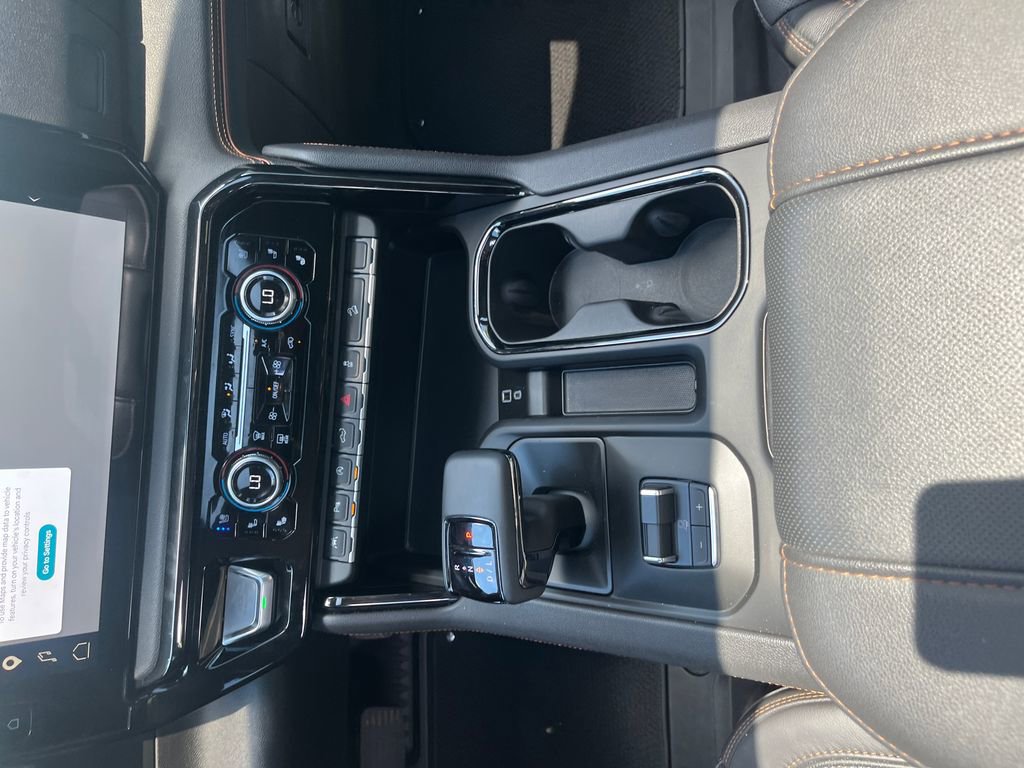 Used 2025 GMC Sierra 1500 AT4 w/ AT4 Premium Package AWD/4WD image 28
