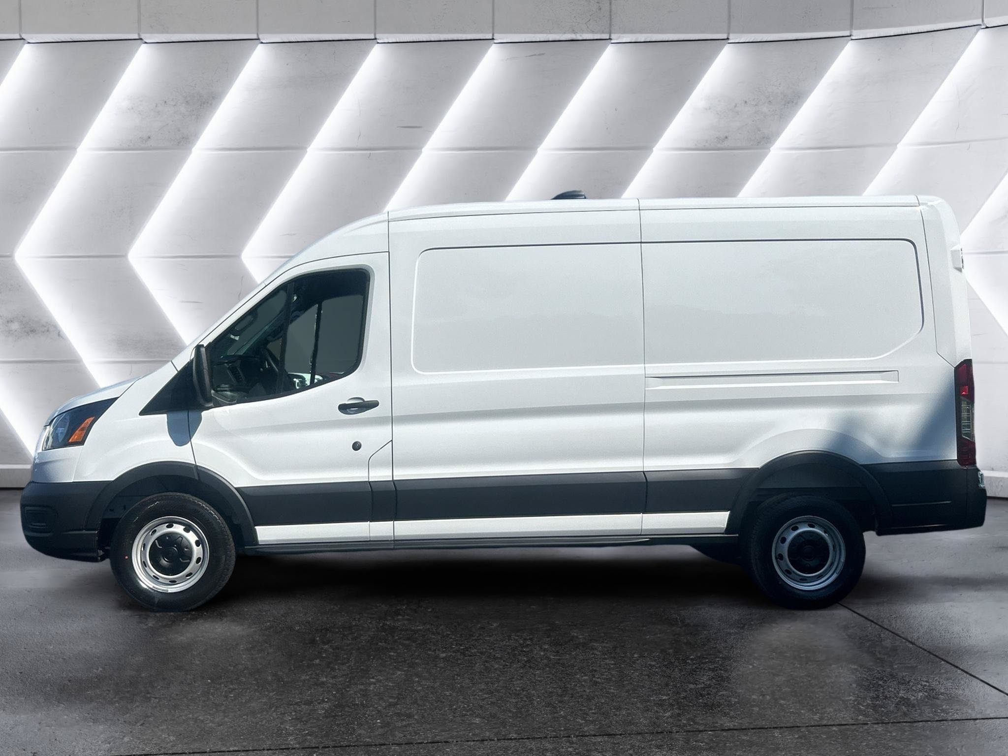 New 2027 Ford Transit 250 148 Medium Roof RWD image 4
