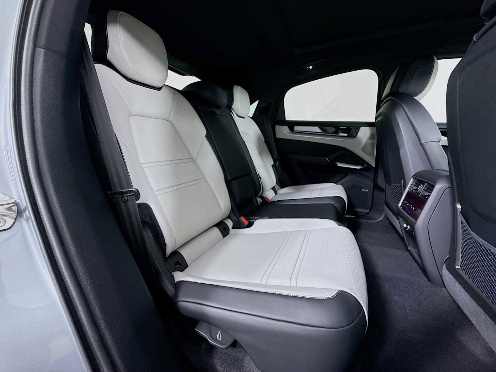 New 2026 Porsche Cayenne Coupe image 29