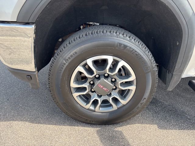 Used 2022 GMC Sierra 3500 SLE w/ SLE Value Package AWD/4WD image 10