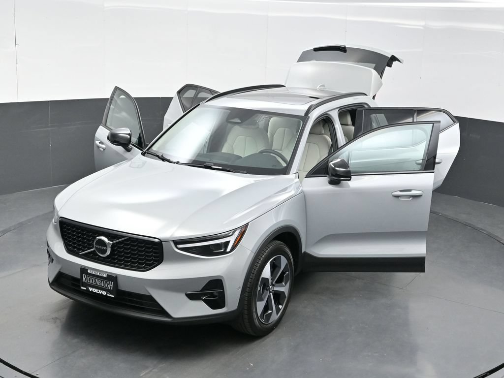 New 2026 Volvo XC40 B5 Plus w/ Protection Package Premier AWD/4WD image 36