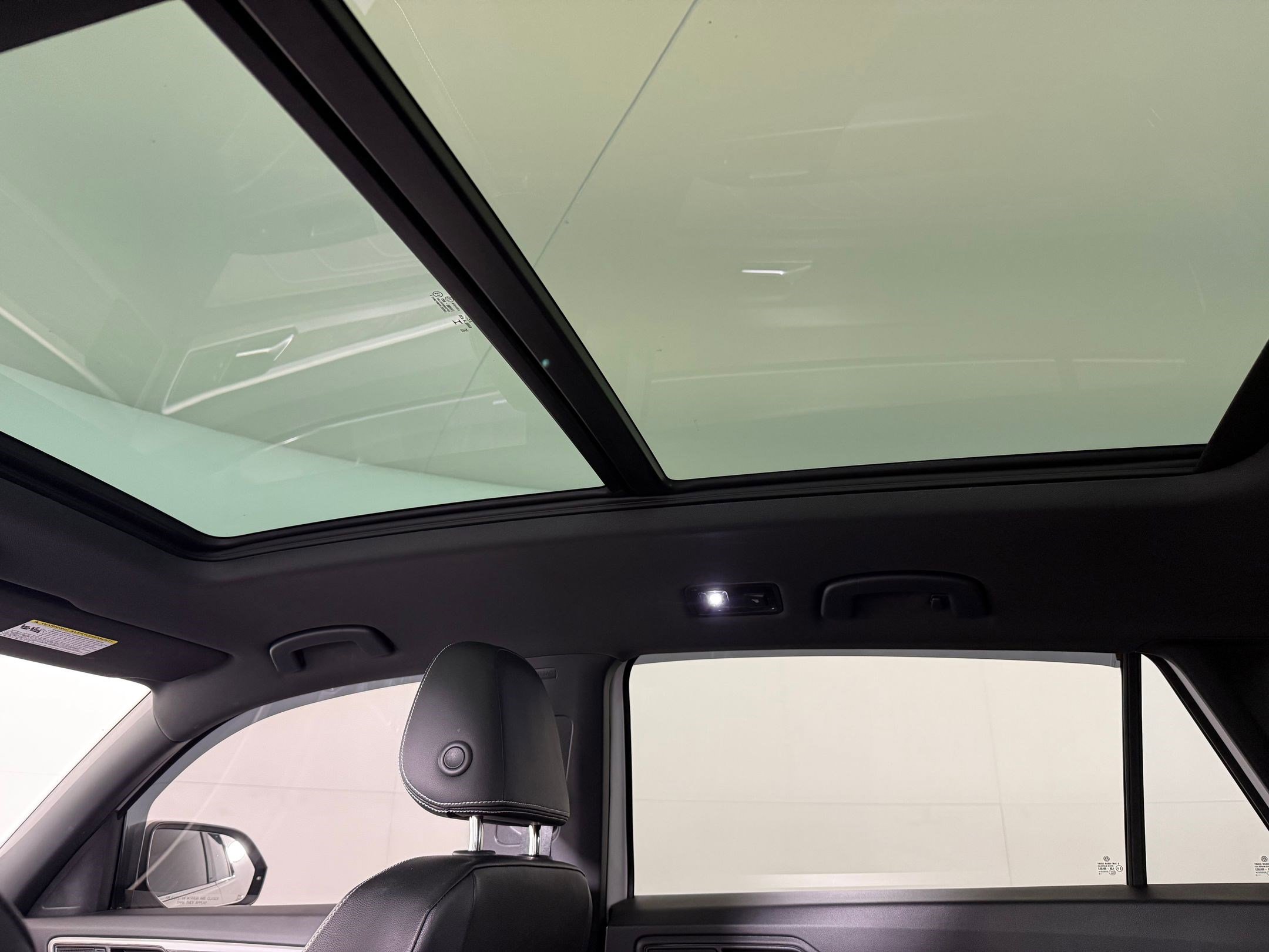 Used 2022 Volkswagen Atlas Cross Sport SE image 13