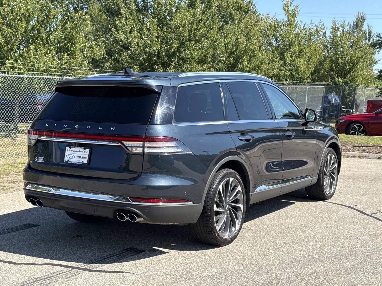 Used 2022 Lincoln Aviator Reserve w/ Equipment Group 201A image 5