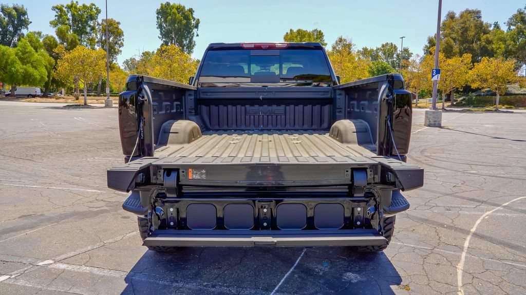 New 2026 GMC Sierra 2500 Denali w/ Denali Reserve Package AWD/4WD image 9