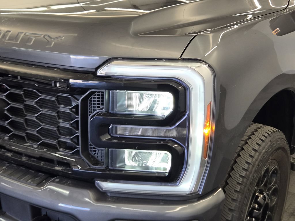 New 2026 Ford F250 Lariat w/ Black Appearance Package AWD/4WD image 7