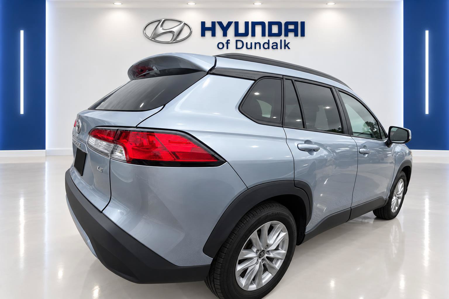 Used 2022 Toyota Corolla Cross LE AWD/4WD image 4