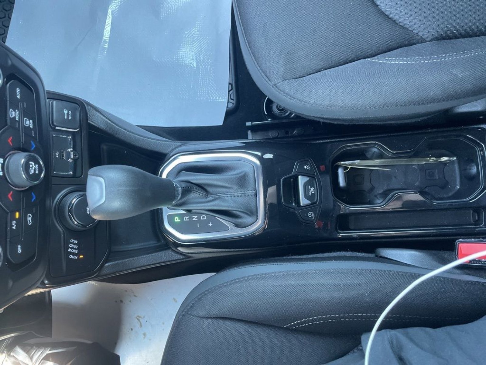 Used 2022 Jeep Renegade Altitude w/ Convenience Group AWD/4WD image 12
