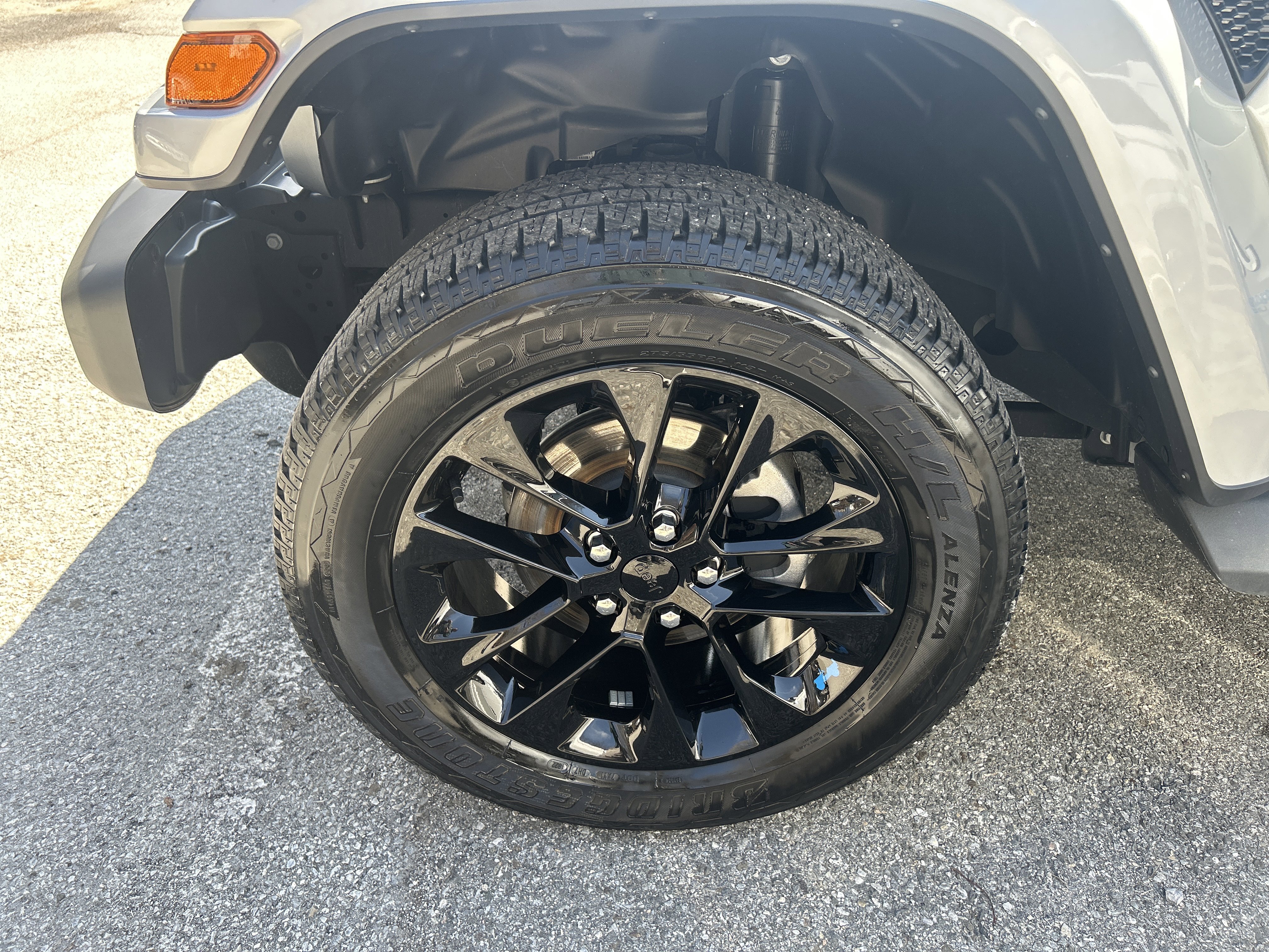 Certified 2022 Jeep Wrangler Unlimited Sahara w/ Cold Weather Group image 8