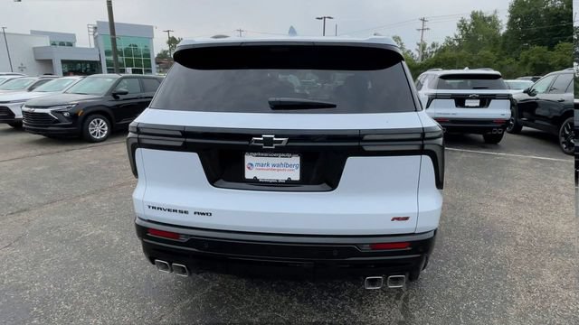 New 2026 Chevrolet Traverse RS w/ LPO, Floor Liner Package AWD/4WD image 9