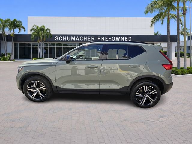 Certified 2024 Volvo XC40 B5 Core AWD/4WD image 4