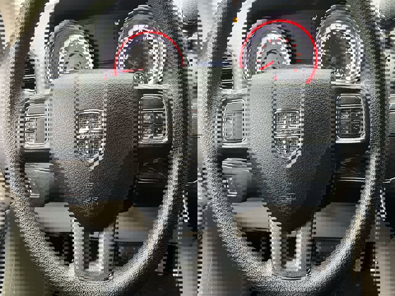 Used 2018 Dodge Grand Caravan SE image 13