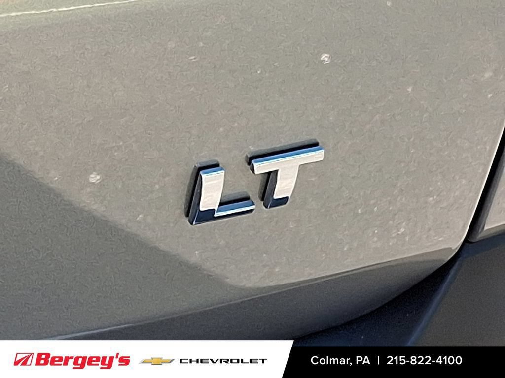 Used 2023 Chevrolet Traverse LT w/ LPO, Floor Liner Package AWD/4WD image 35