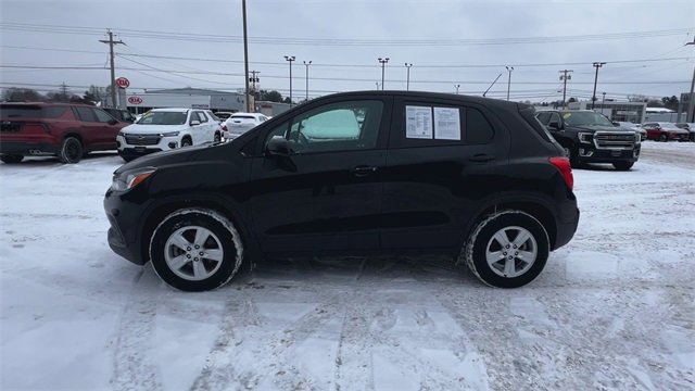 Used 2022 Chevrolet Trax LS w/ Tint and Cruise Package image 5