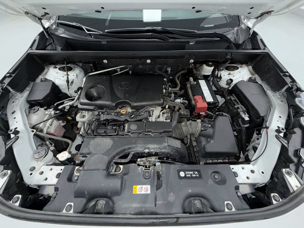 Used 2019 Toyota RAV4 XLE AWD/4WD image 16