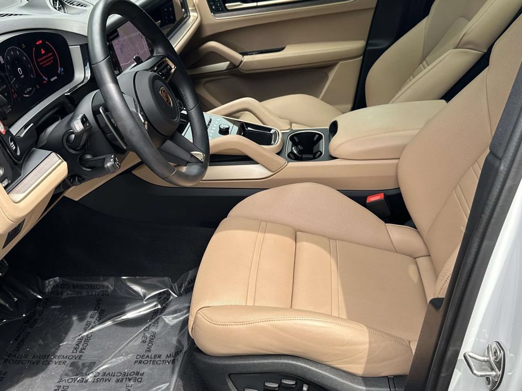 Certified 2025 Porsche Cayenne S AWD/4WD image 19