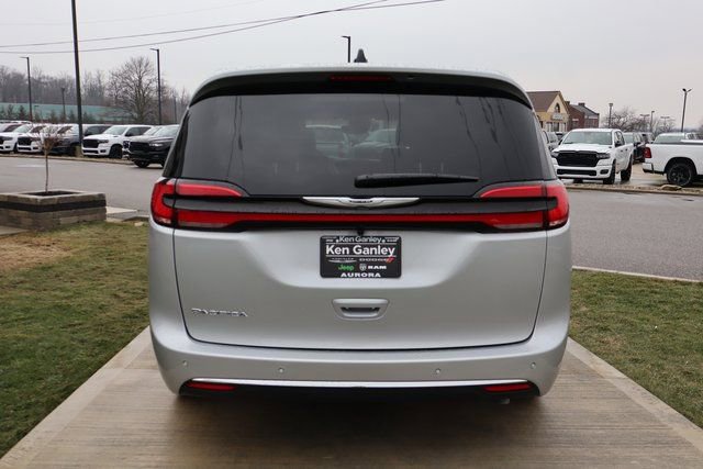 New 2026 Chrysler Pacifica Select FWD image 31