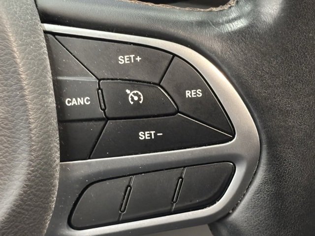 Used 2017 Chrysler Pacifica Touring-L image 20