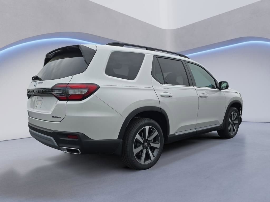 New 2025 Honda Pilot Touring image 5