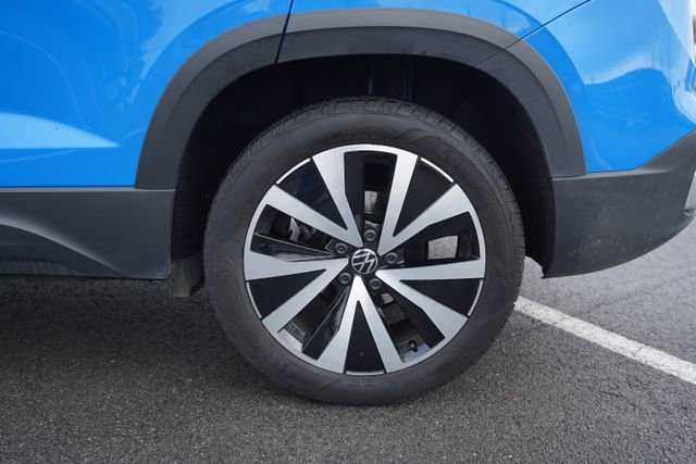 Used 2023 Volkswagen Taos SE w/ Panoramic Sunroof Package image 39
