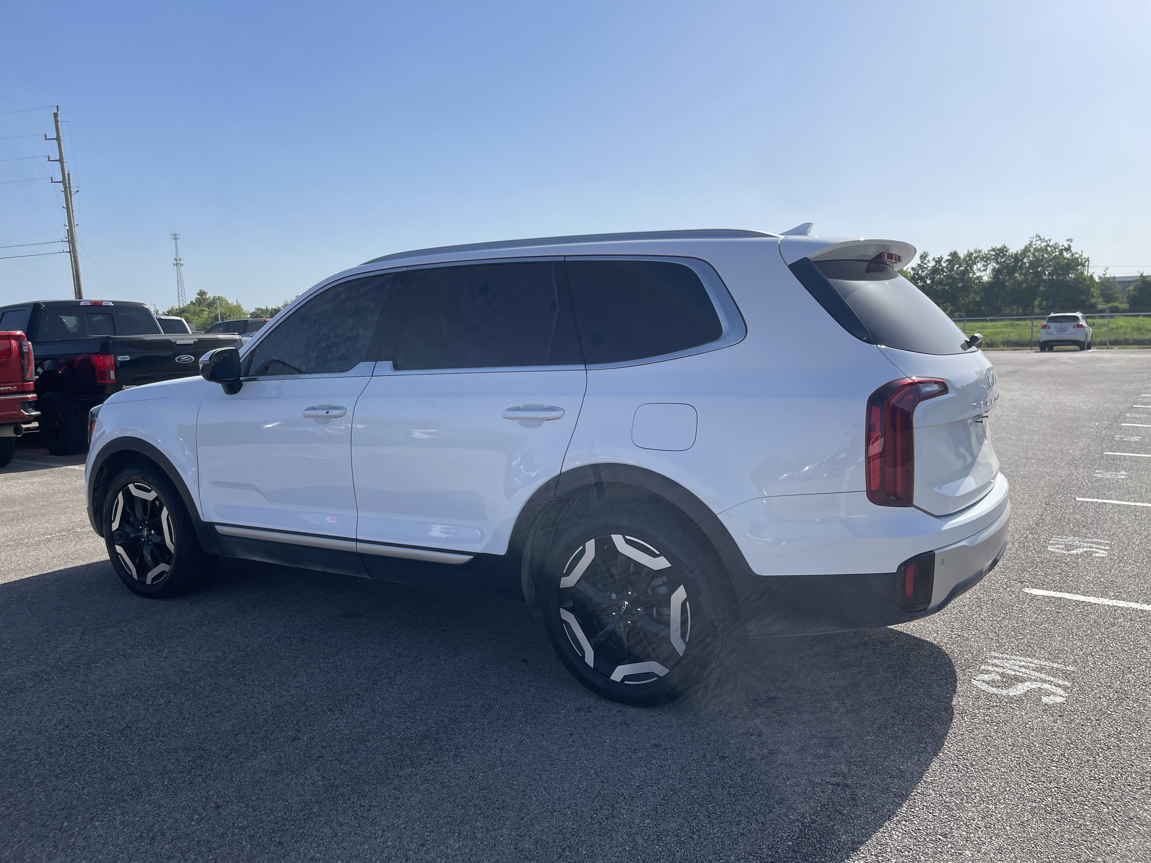 Used 2024 Kia Telluride S w/ S Sunroof Package AWD/4WD image 3