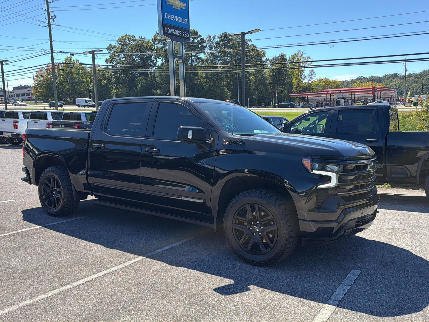 Used 2024 Chevrolet Silverado 1500 High Country w/ Midnight Edition AWD/4WD image 4
