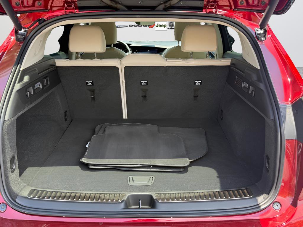 Used 2021 Buick Envision Essence w/ Technology Package I FWD image 33