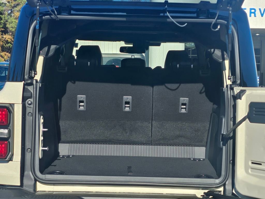 New 2025 Ford Bronco Raptor image 28