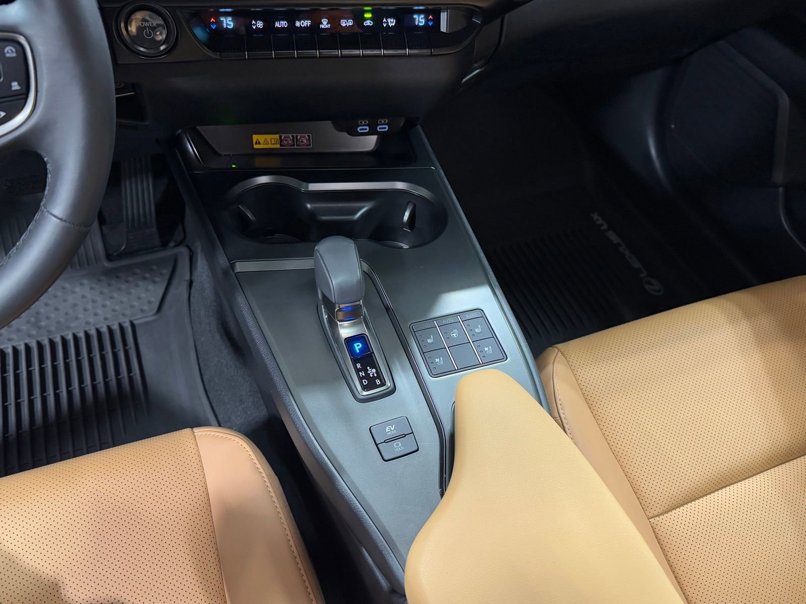 Used 2025 Lexus UX 300h AWD image 21