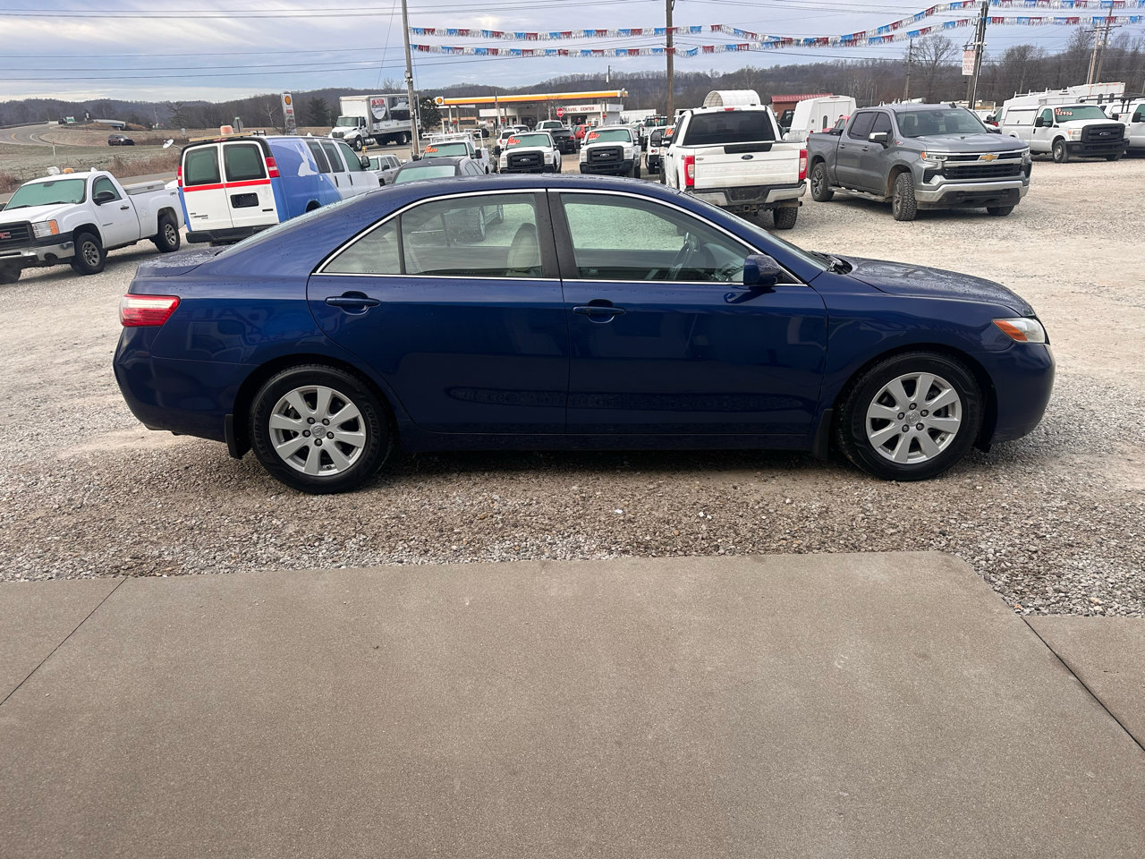 Used 2009 Toyota Camry XLE FWD image 2