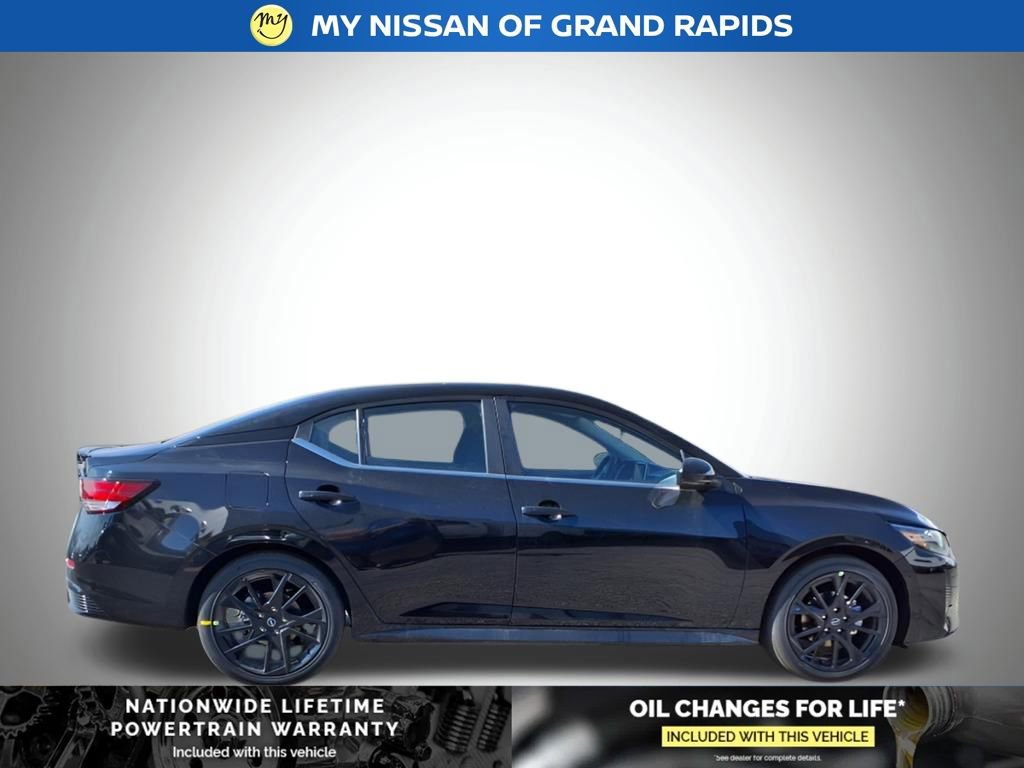 New 2025 Nissan Sentra SR w/ Midnight Edition image 12