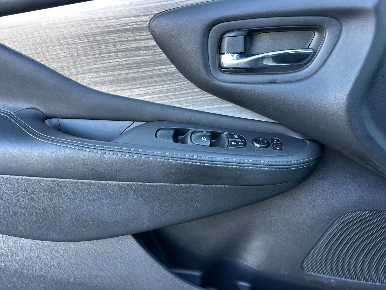 Used 2017 Nissan Murano S image 10
