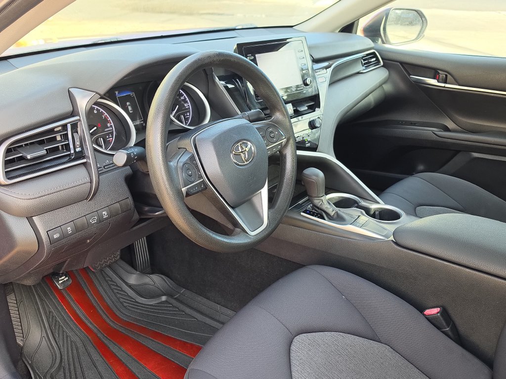 Used 2022 Toyota Camry LE FWD image 13