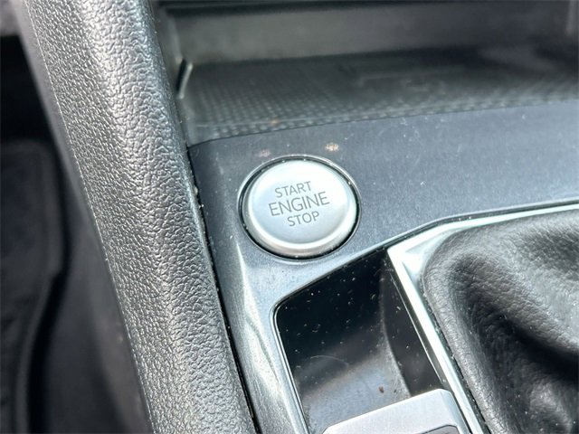 Used 2022 Volkswagen Tiguan SE image 16