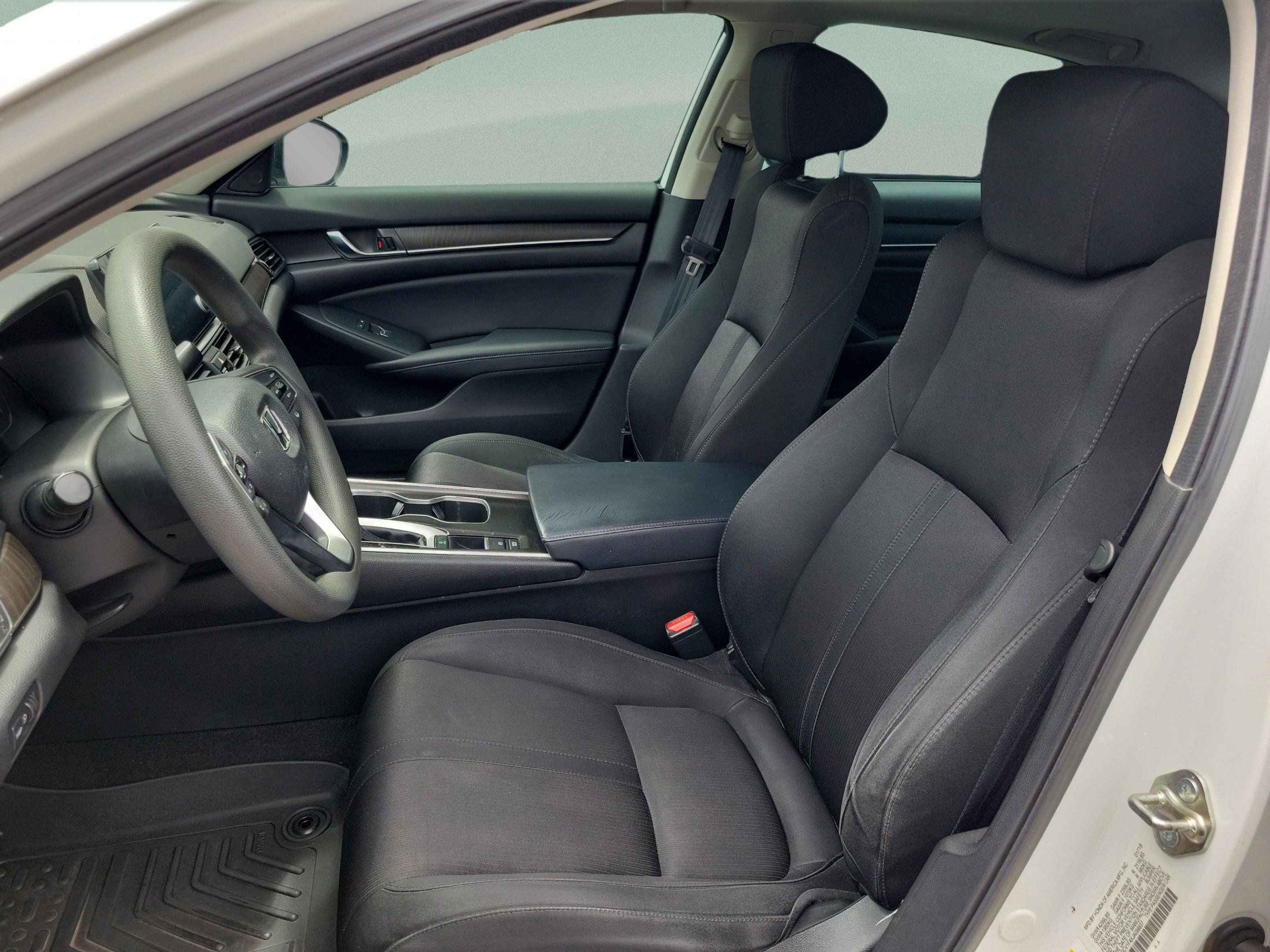 Used 2018 Honda Accord EX image 17