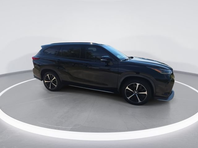 Used 2021 Toyota Highlander XSE FWD image 9