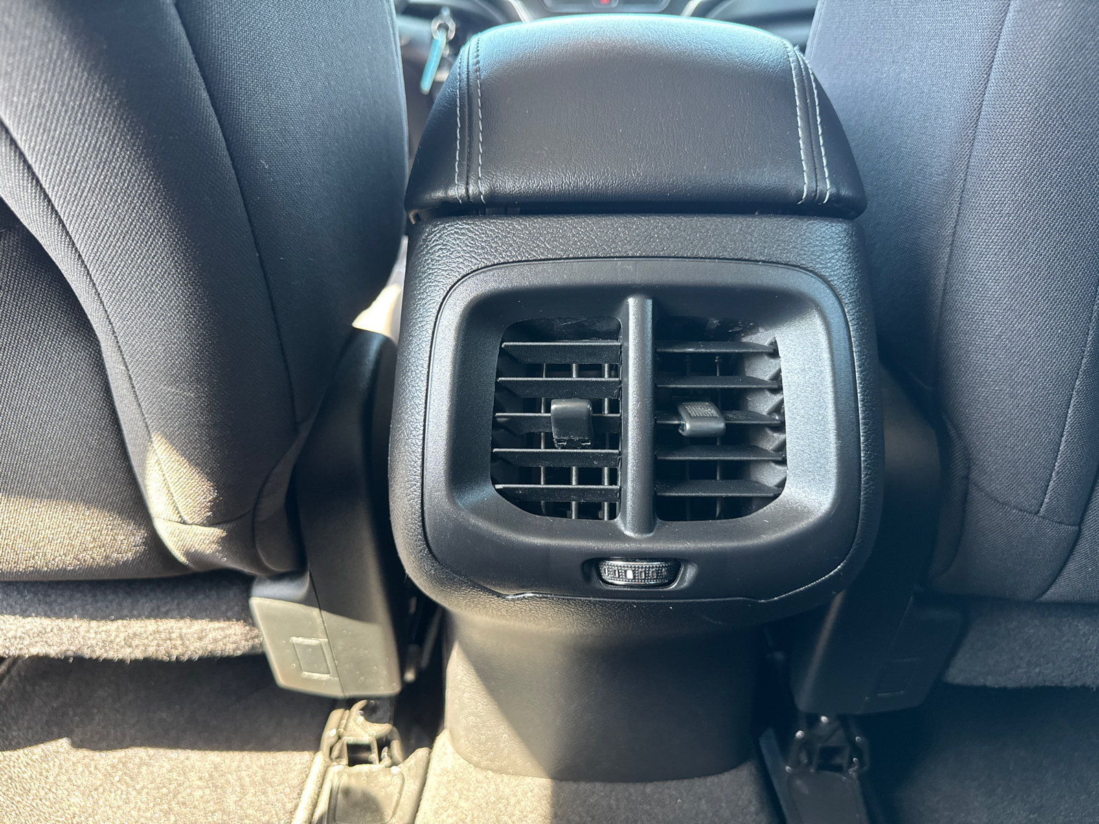 Used 2020 Jeep Cherokee Latitude FWD image 7