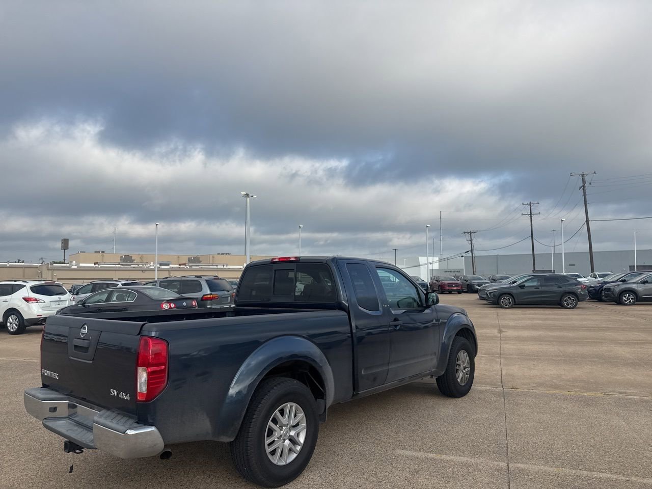 Used 2016 Nissan Frontier SV image 24
