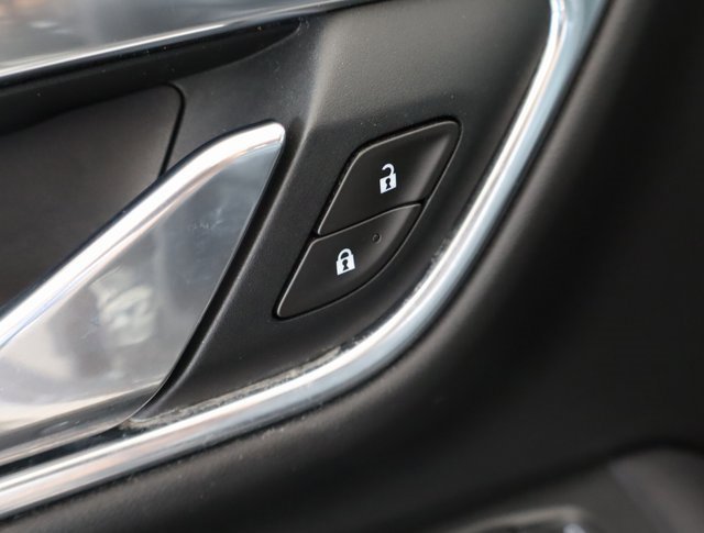 Used 2021 Chevrolet Suburban LT image 17