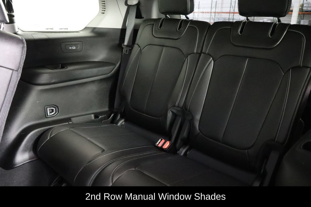 Used 2023 Jeep Grand Cherokee L Limited w/ Luxury Tech Group II AWD/4WD image 17