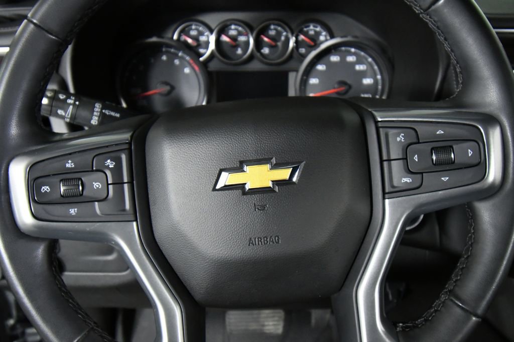 Used 2023 Chevrolet Suburban LS AWD/4WD image 2