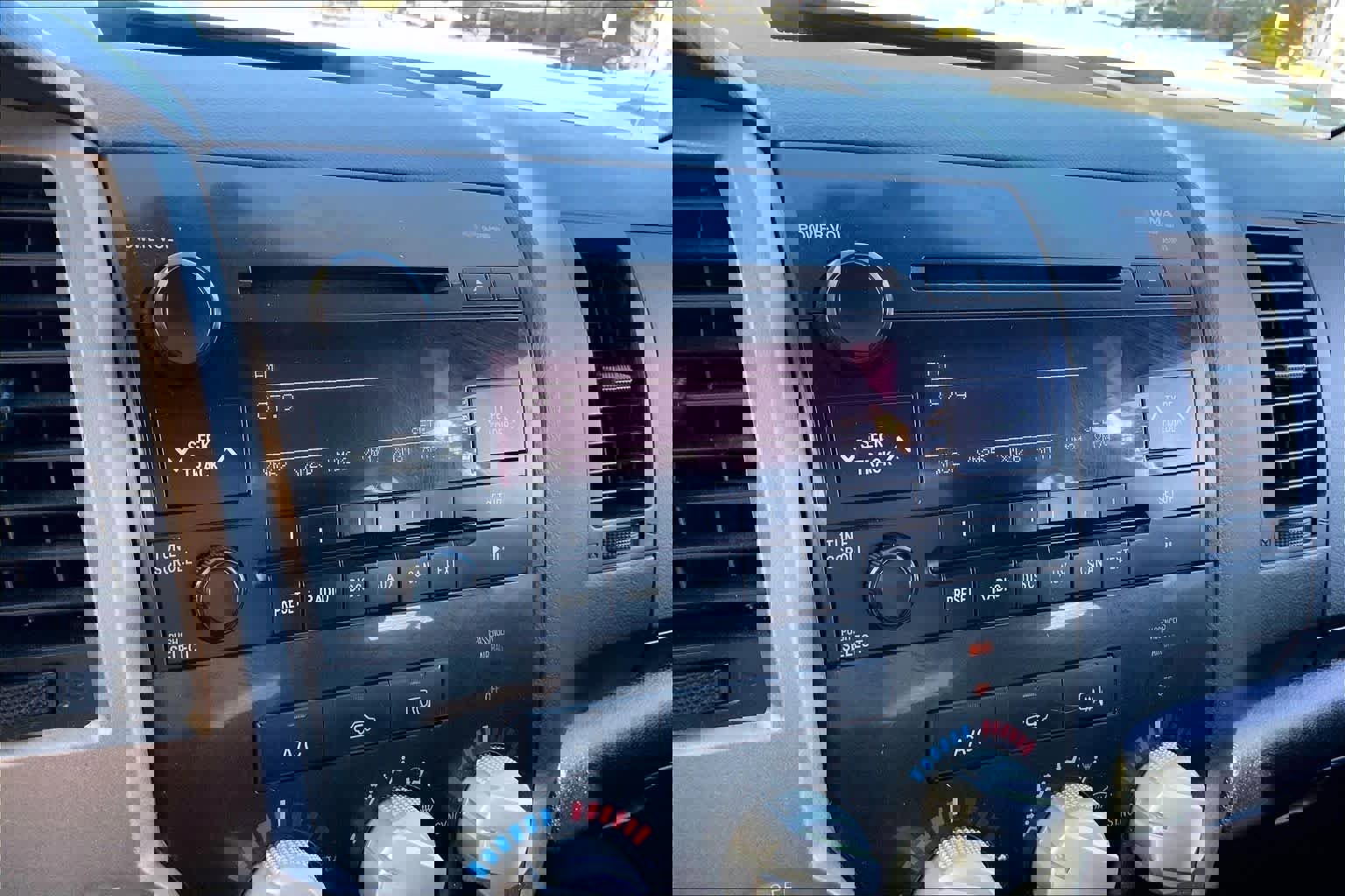 Used 2013 Toyota Tundra Double Cab 4.6L V8 6-Spd AT w/ SR5 Pkg image 29