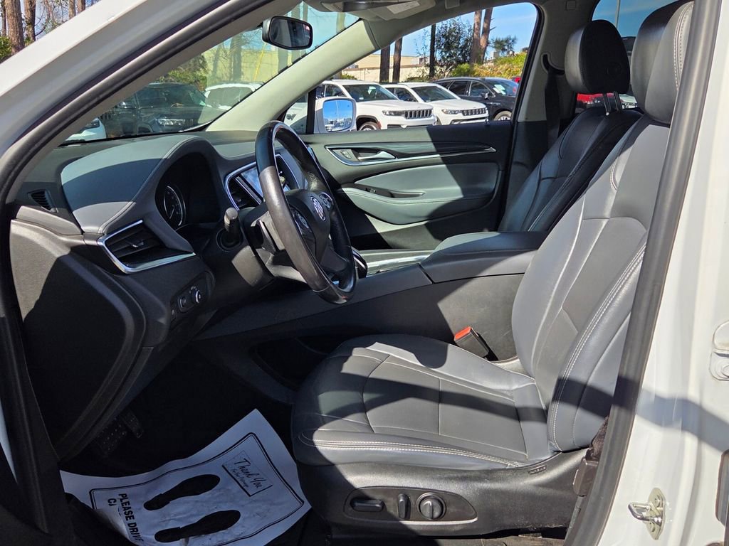 Used 2020 Buick Enclave Essence image 5
