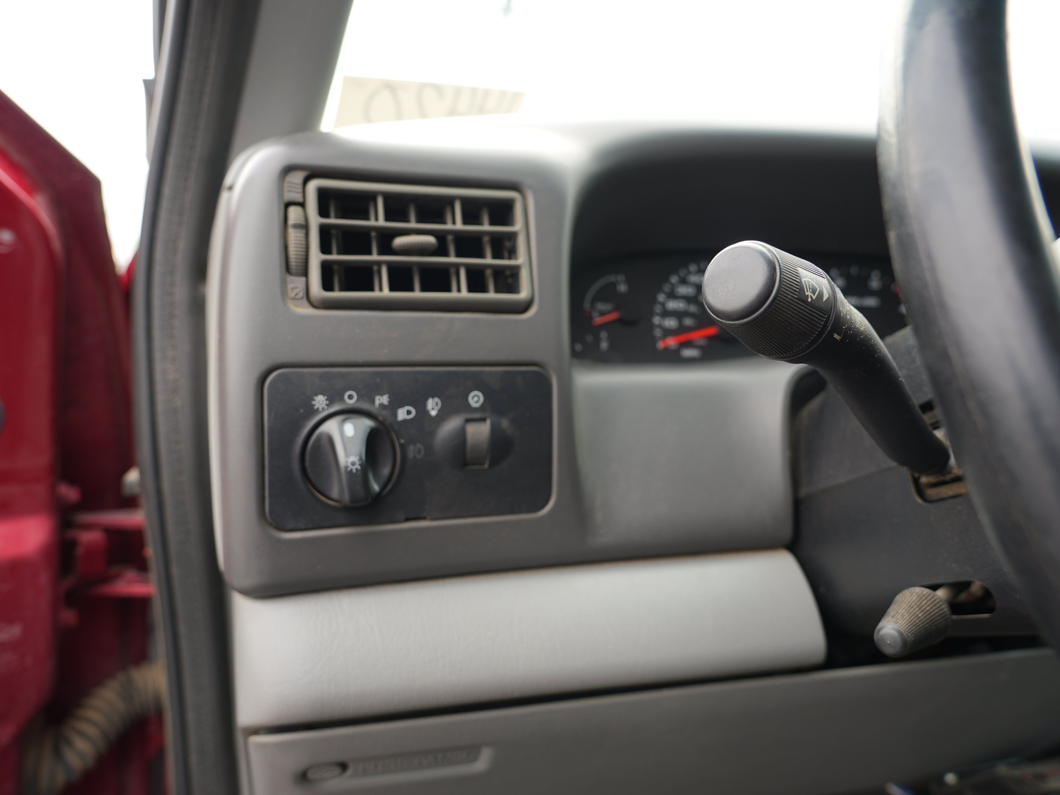 Used 2002 Ford F250 XLT AWD/4WD image 14