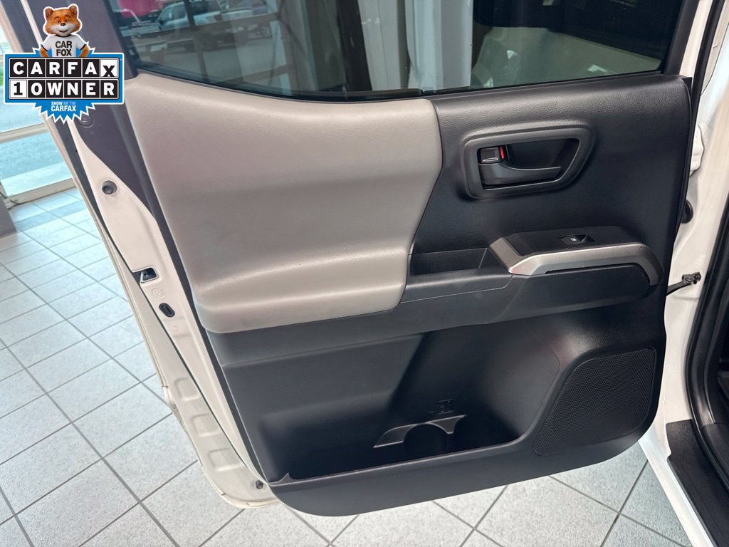 Used 2022 Toyota Tacoma SR5 AWD/4WD image 13