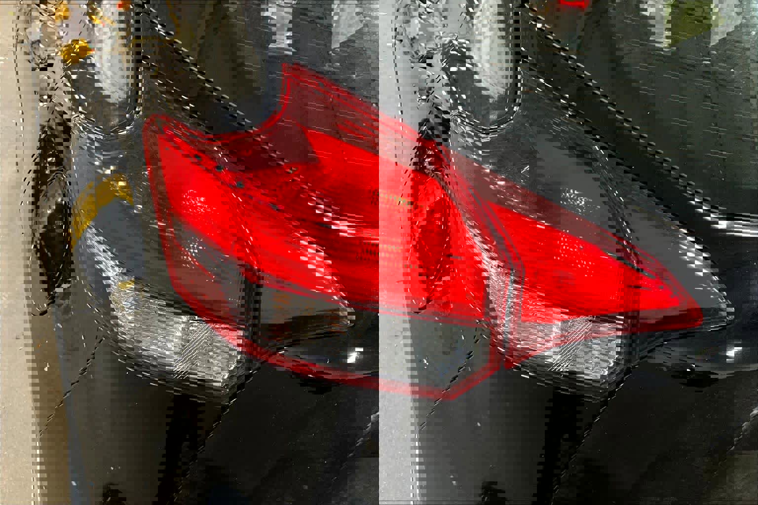 Used 2019 Nissan Kicks S image 29